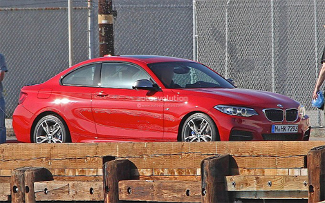 "Двойку" BMW сфотографировали без камуфляжа