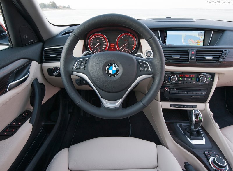 BMW-X1_2013_40