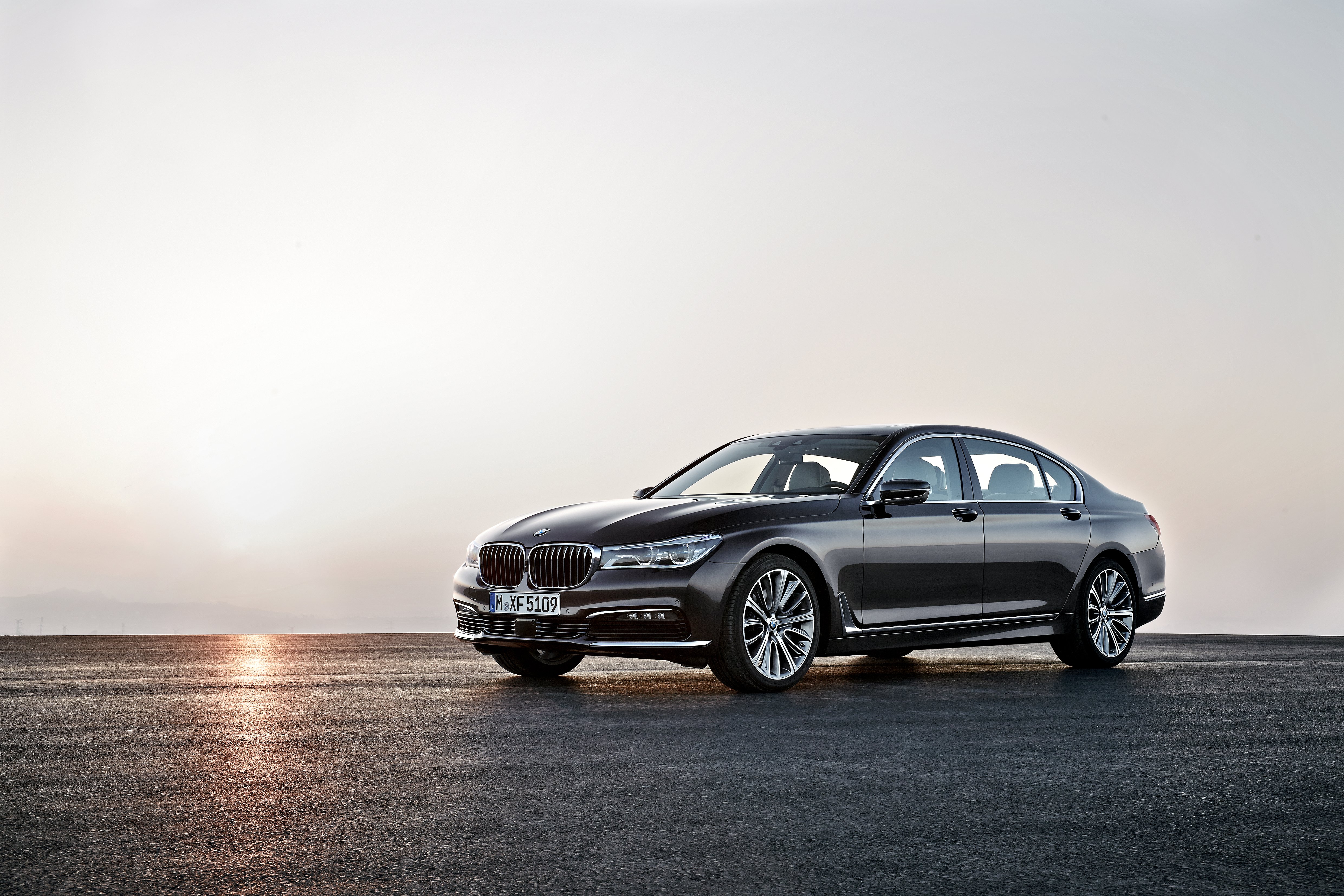 P90178449_highRes_the-new-bmw-7-series